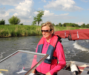 Motorboot Training in Hamburg auf der Elbe